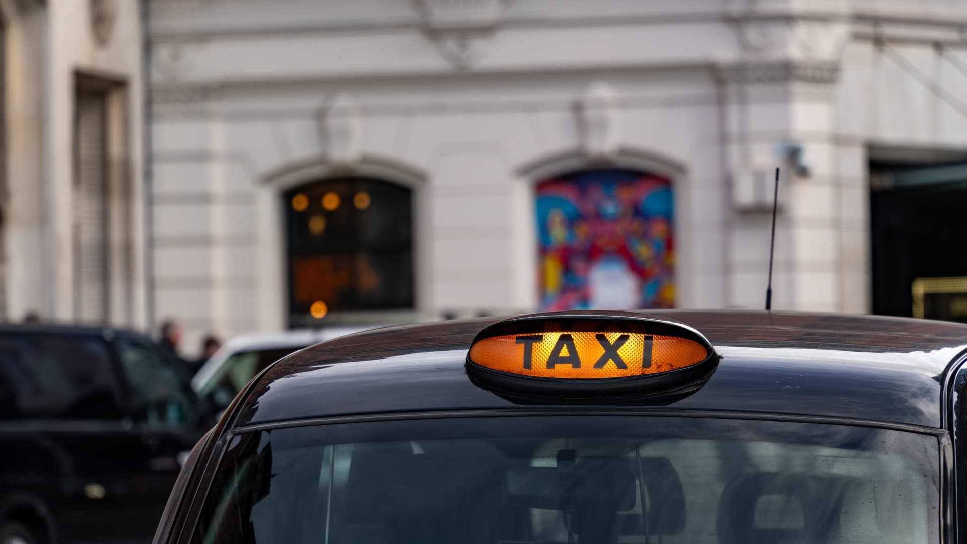 Esher Cabs – Comfort, Safety, and Punctuality in Every Ride