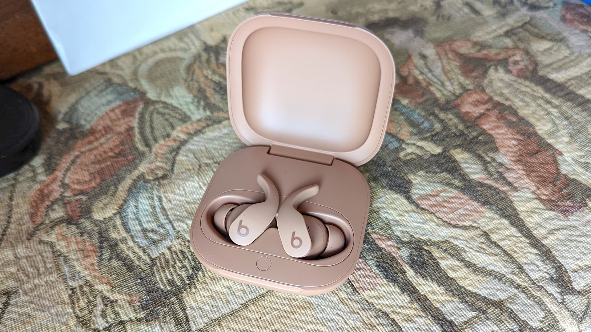 airpods pro vs beats fit pro