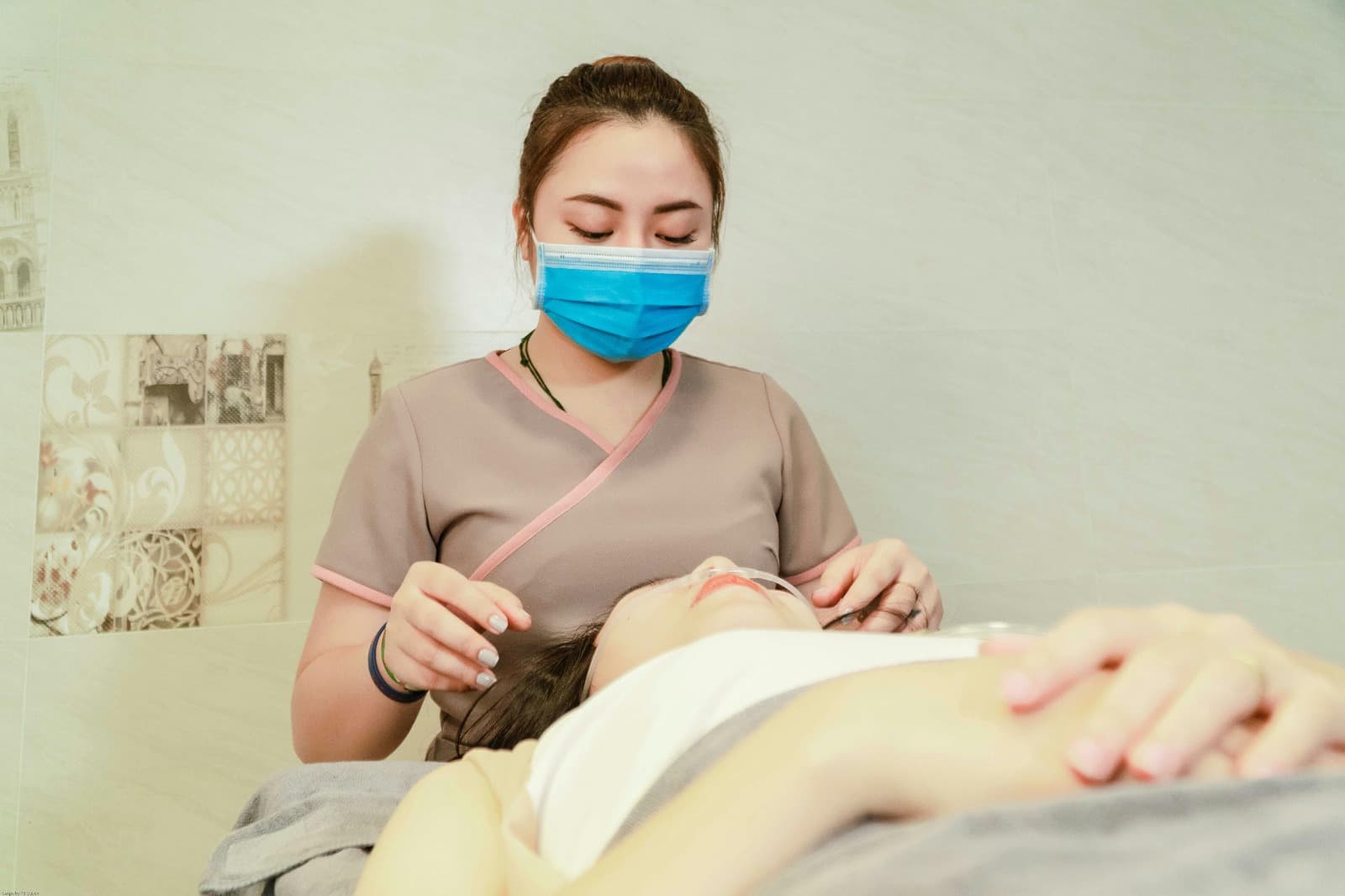 Acne Treatment: Clear Skin Starts with the Right Care