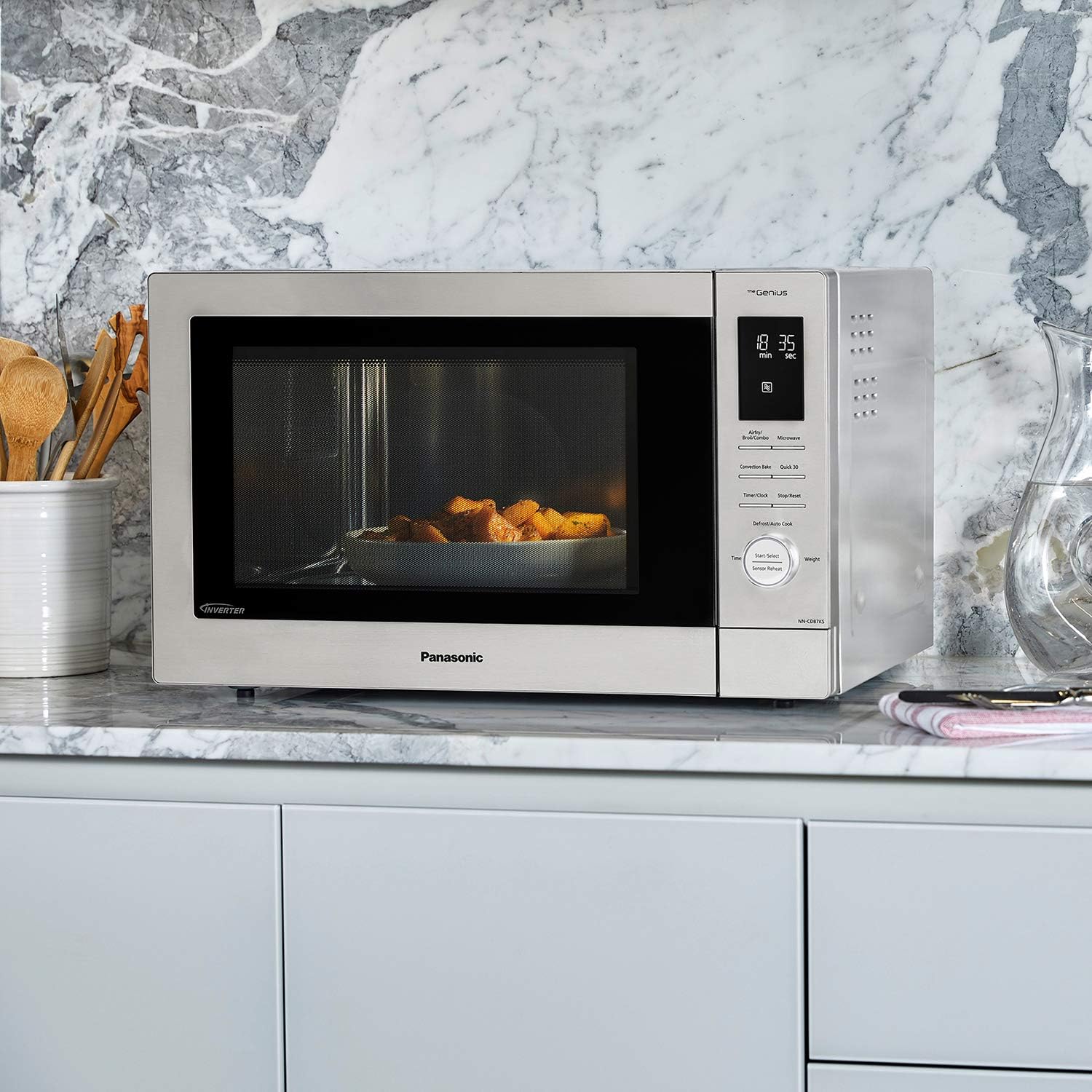Magic Chef Microwave Oven for Fast &amp; Easy Cooking