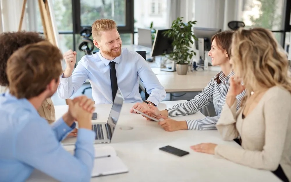 Fractional CMO Jobs UK Without Full-Time Constraints