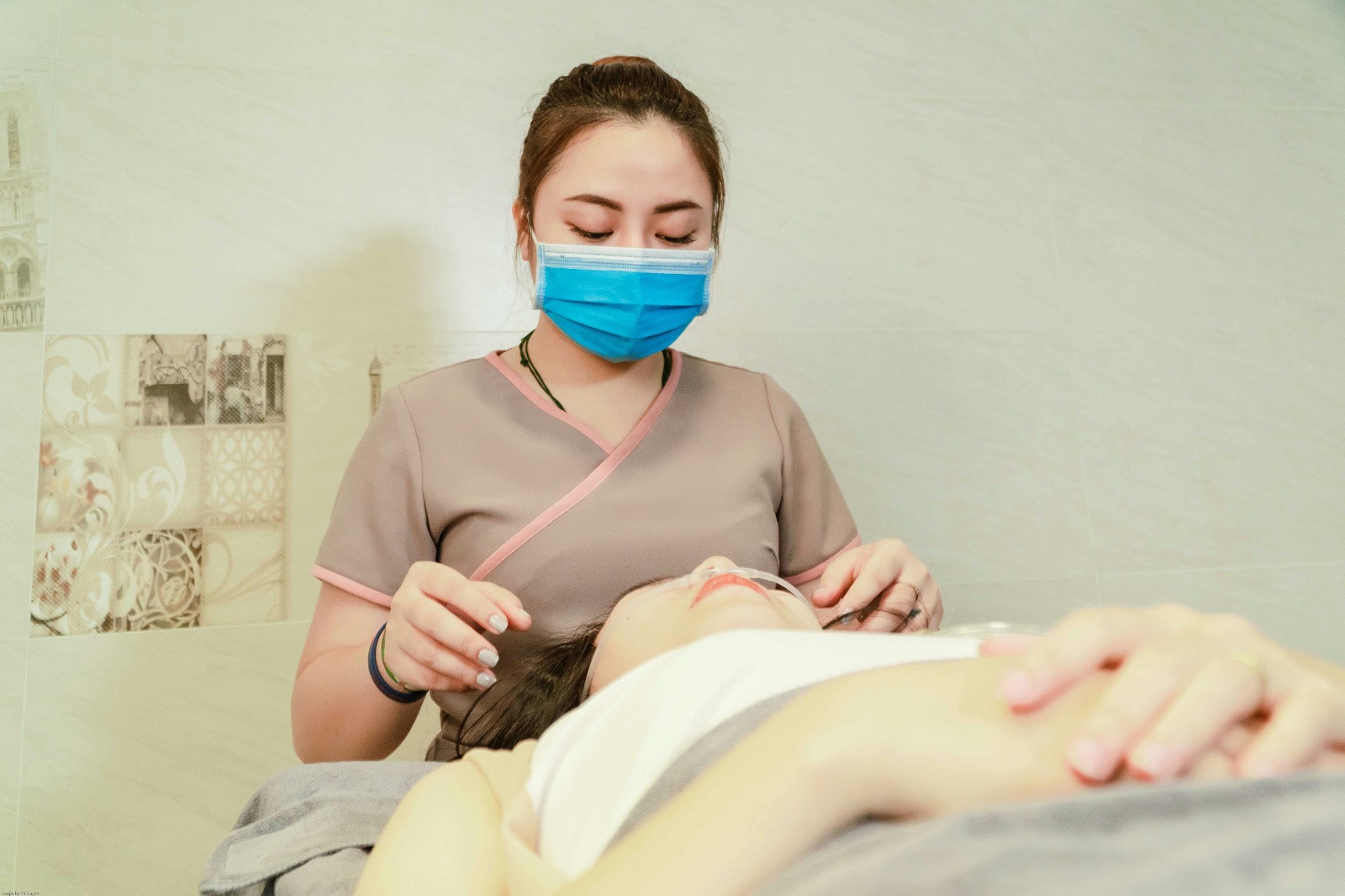 Acne Treatment: Clear Skin Starts with the Right Care