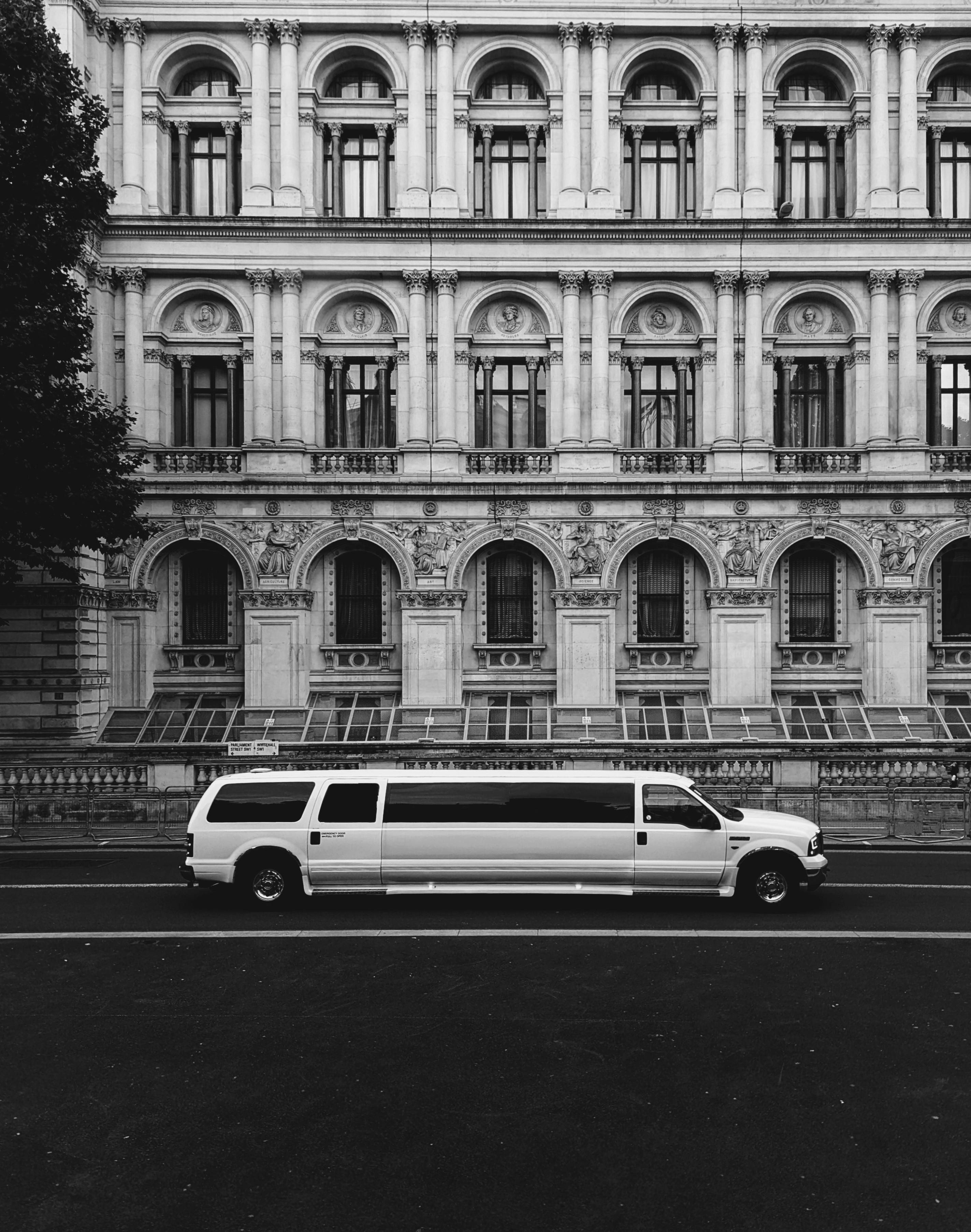 Limo Service in Miami for Airport Transfers &amp; Events