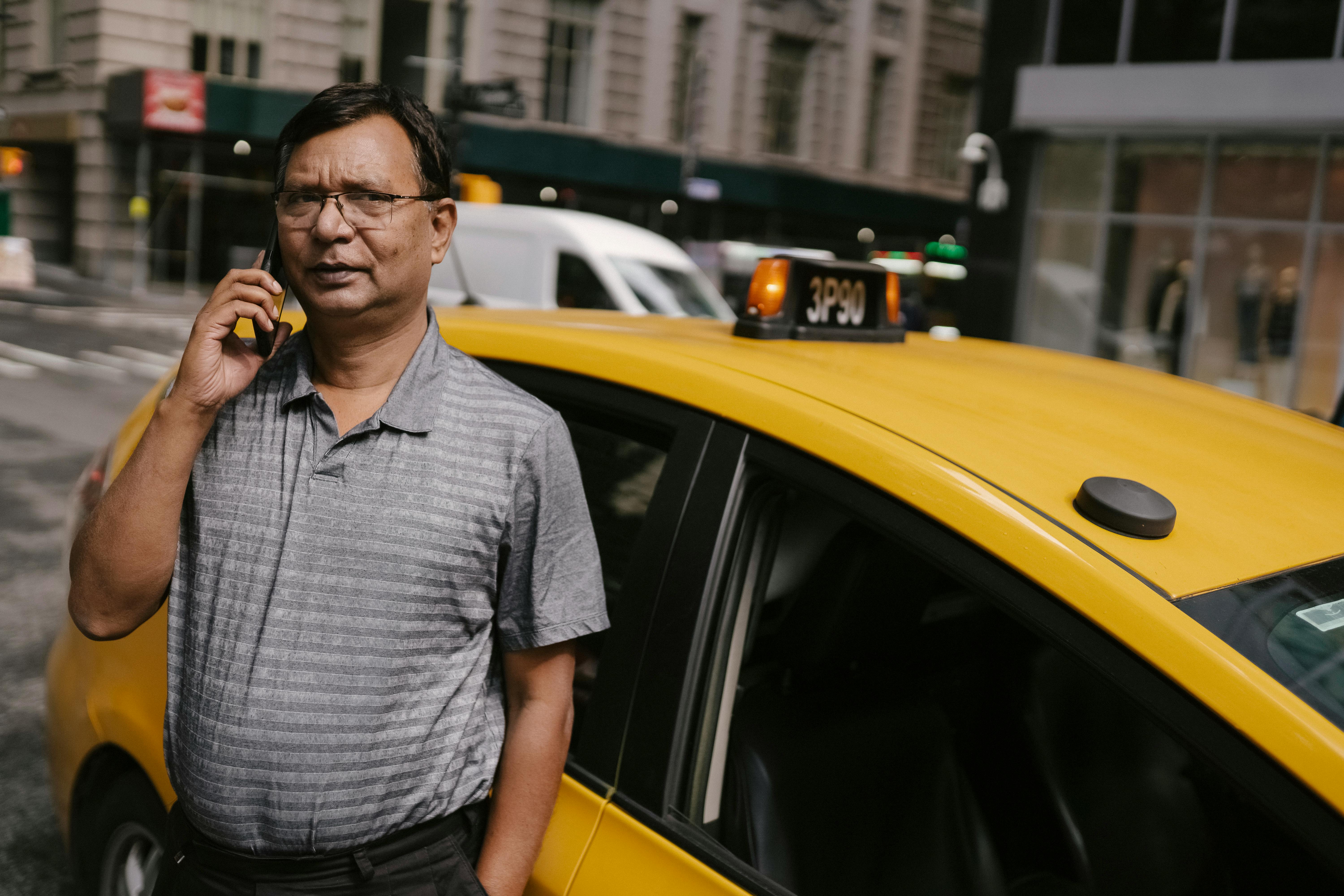 Book Esher Cabs – 24/7 Professional Taxi Services