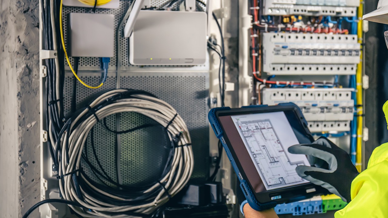 Commercial Electrical Maintenance Services for Multi-Site Facilities