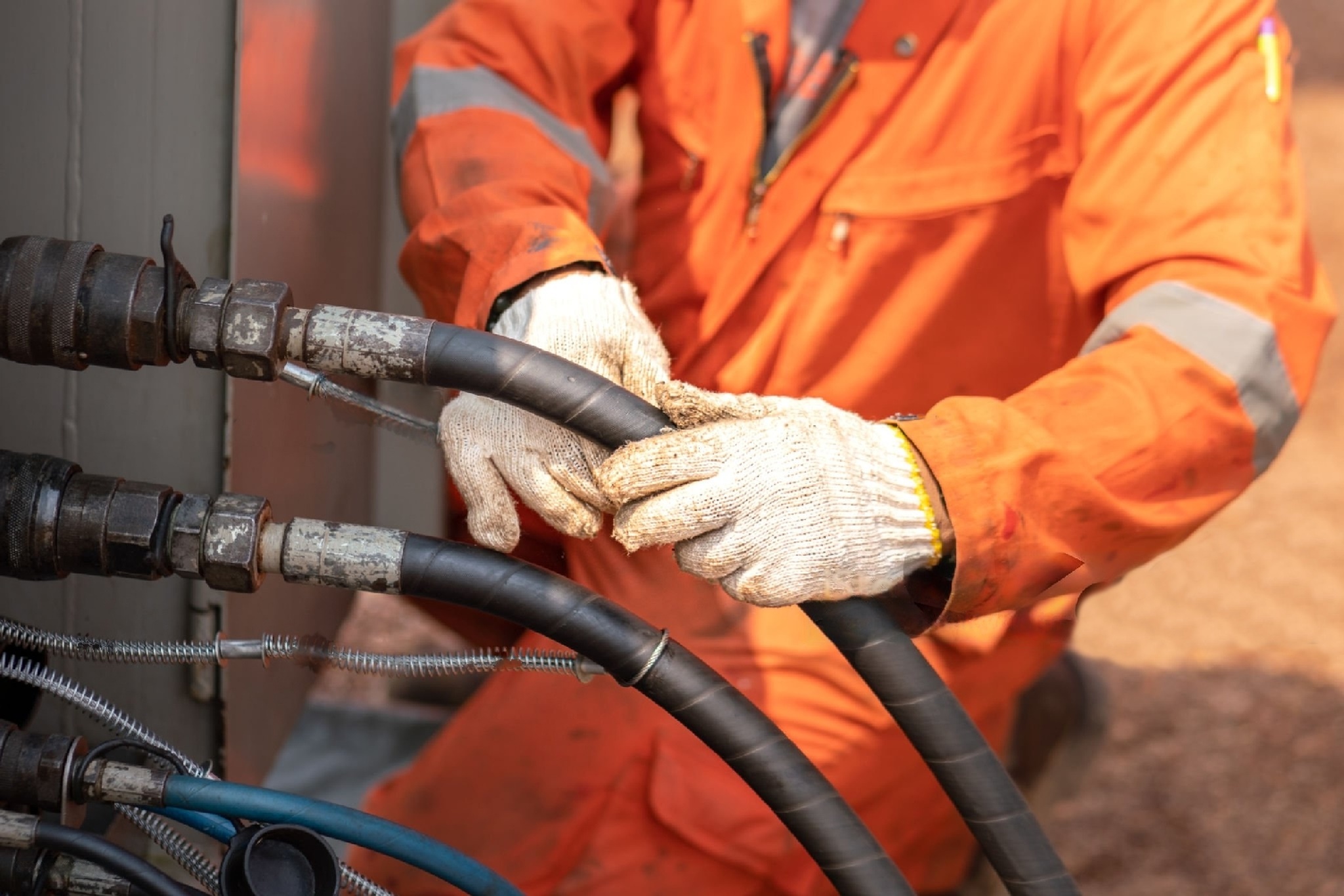 Expert Hydraulic System Maintenance for Oil, Gas & Construction | RHK