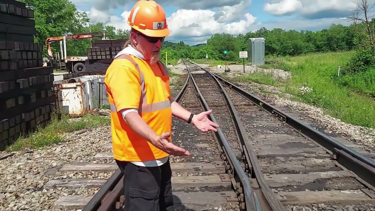 Universal Rail Systems | Connecting Canada by Rail